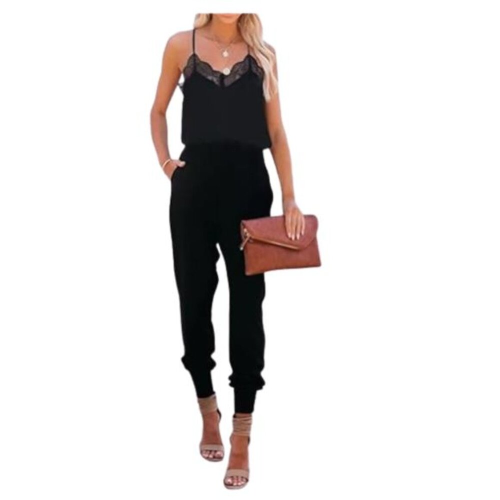 Lacozy Women's Plus Size V-Neck Sleeveless Black Jumpsuit with Pockets M